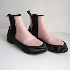 lela chelsea boot
